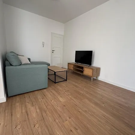 Business Apartment *